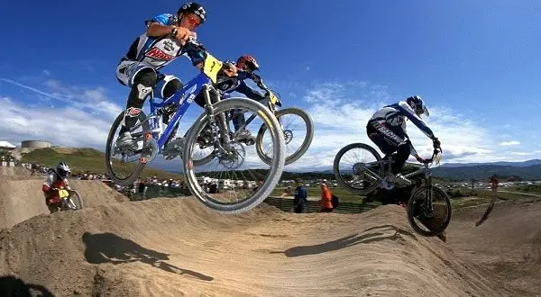 Biker cross - značilnosti in razlike od drugih stilov jahanja