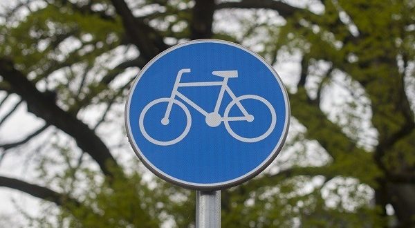 Znak za kolesarsko stezo - kako je videti, pravila