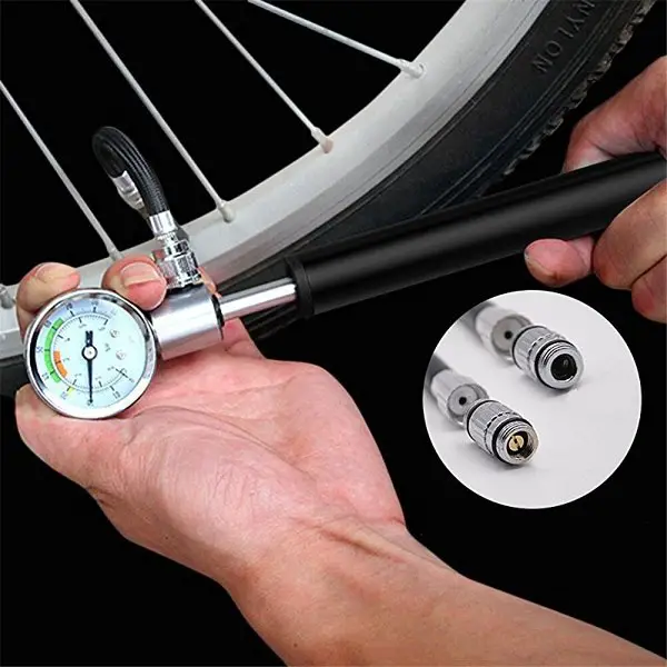 kolesarski manometer s črpalko