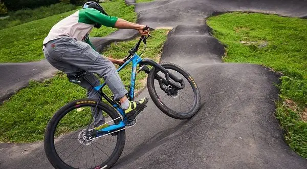 Pump track - kaj je to, razlog za njegovo priljubljenost